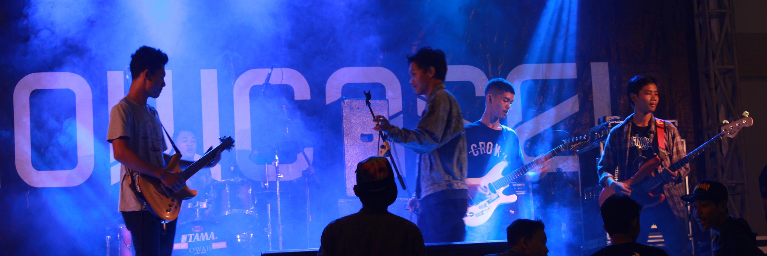 p banner