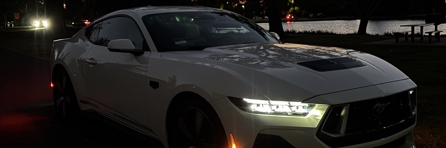 dennxseee's profile banner image