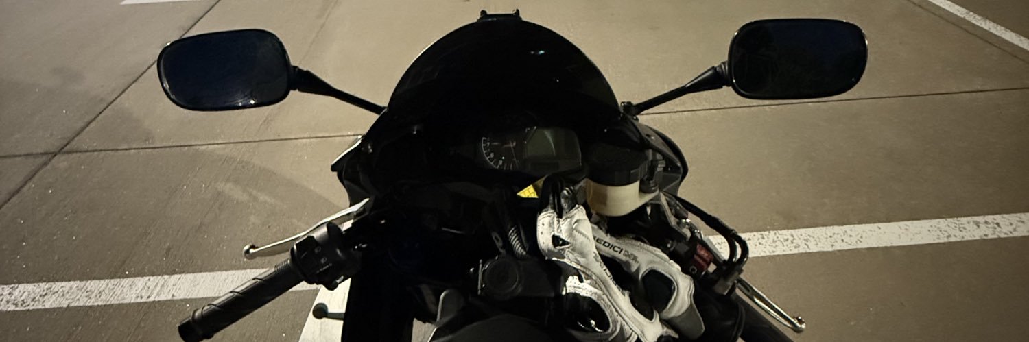 skyzzwalker's profile banner image