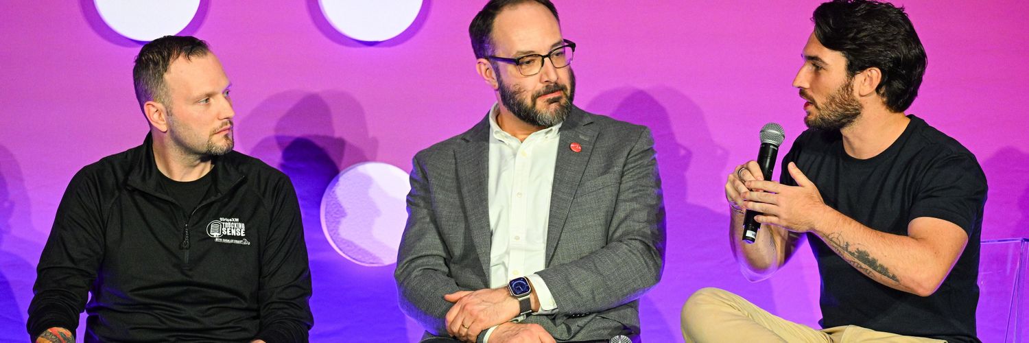 Etienne Louvet 🤖 banner