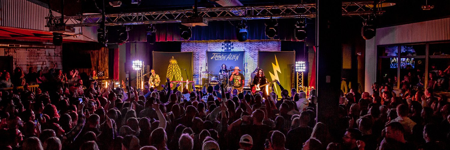 Six String Grill & Stage banner