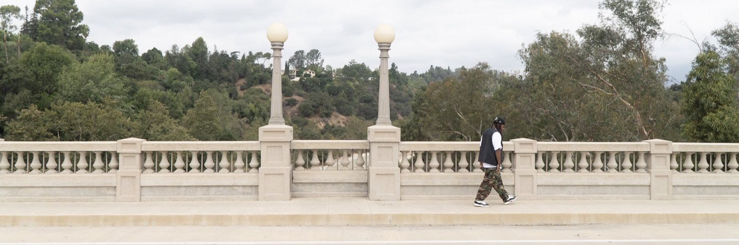 earleeriser's profile banner image