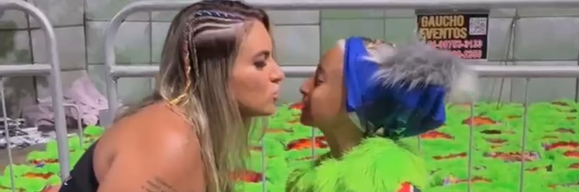carolryann's profile banner image