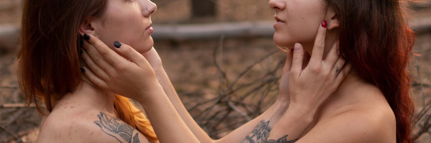 lis_elvira's profile banner image