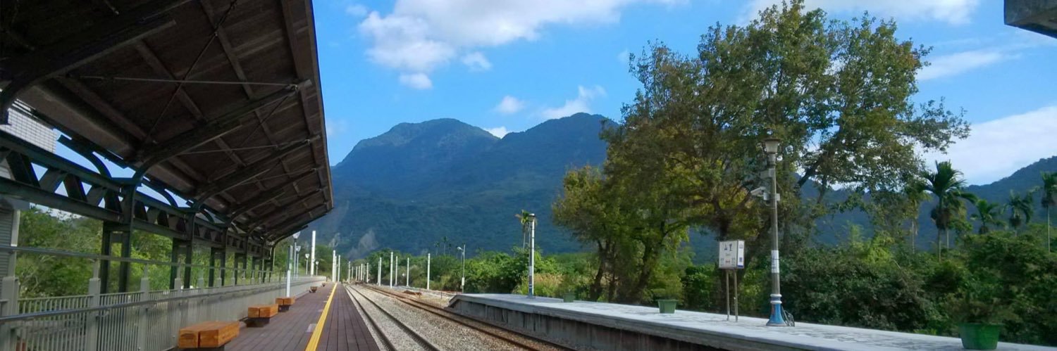 一本正經說幹話 banner