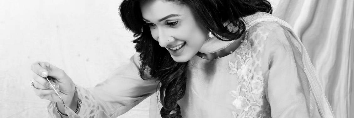 Warda Shoaib banner