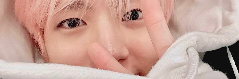 ทักไลน์ตอบไวกว่า 💐 banner
