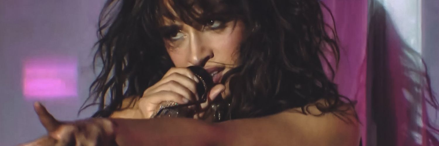 cadelinha da Cabello🌙 banner