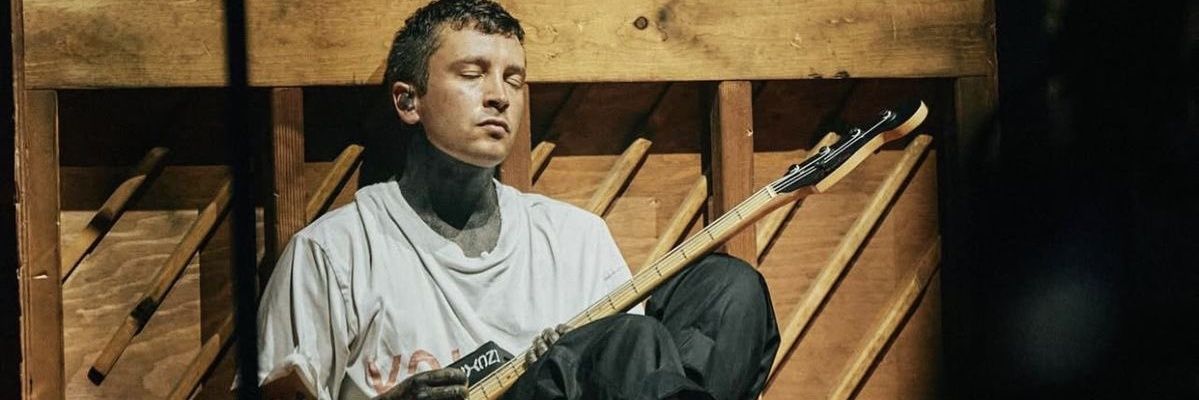 mash |-/'s banner