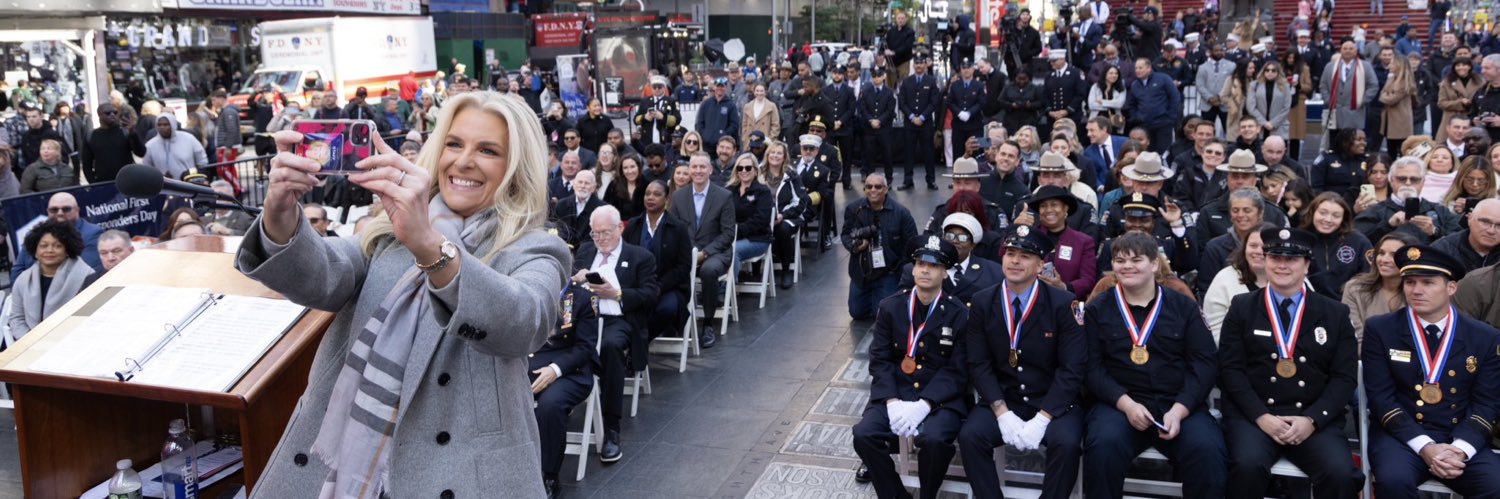 Janice Dean's banner