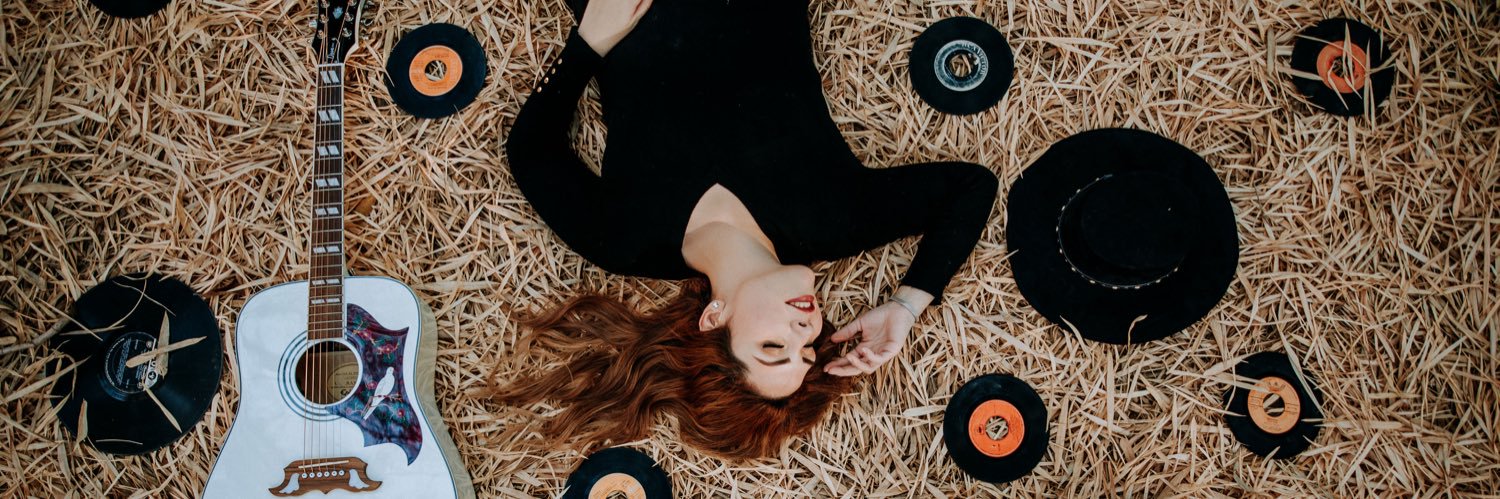 Amanda Coronel banner