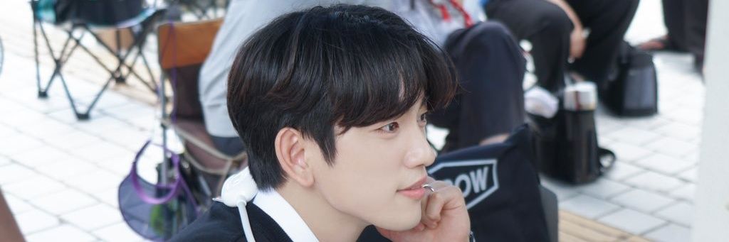 me5alone's profile banner image