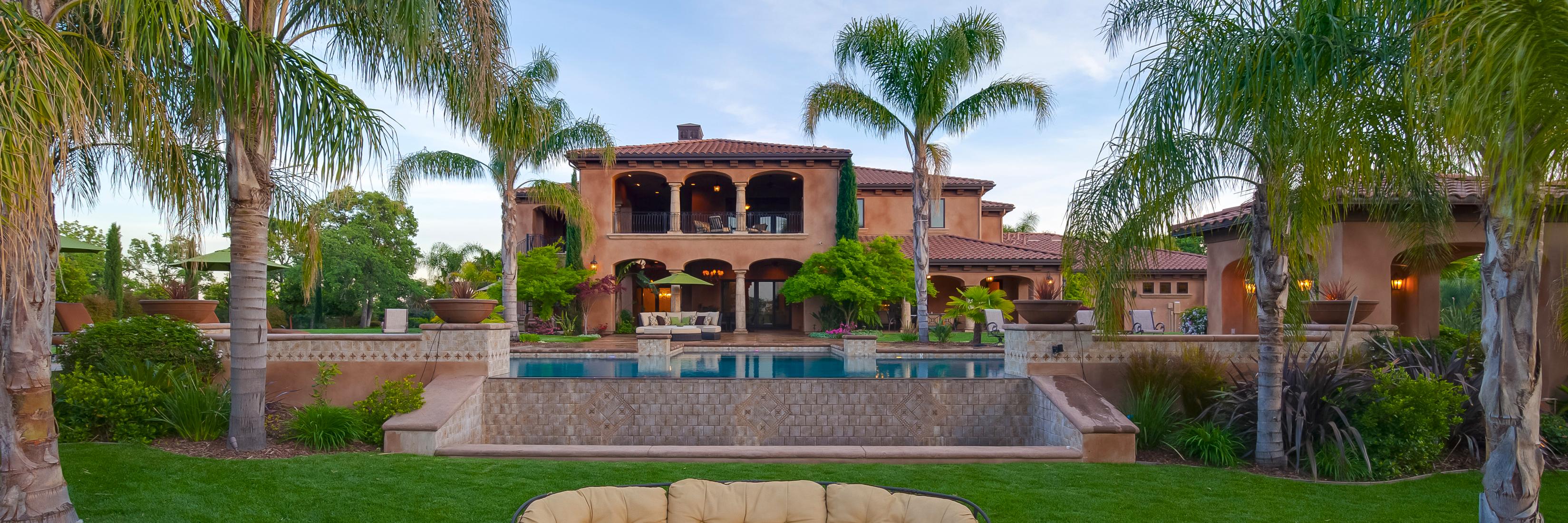 KariJoRealtor's profile banner image
