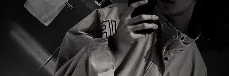 q banner