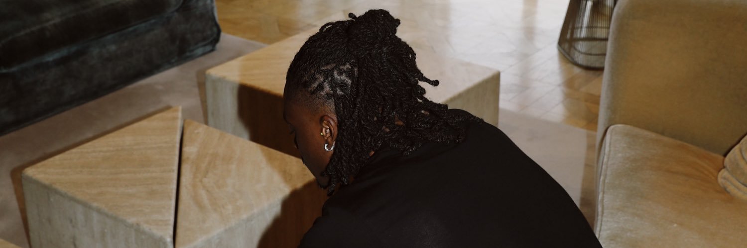 R.10 🏄🏾‍♂️ banner