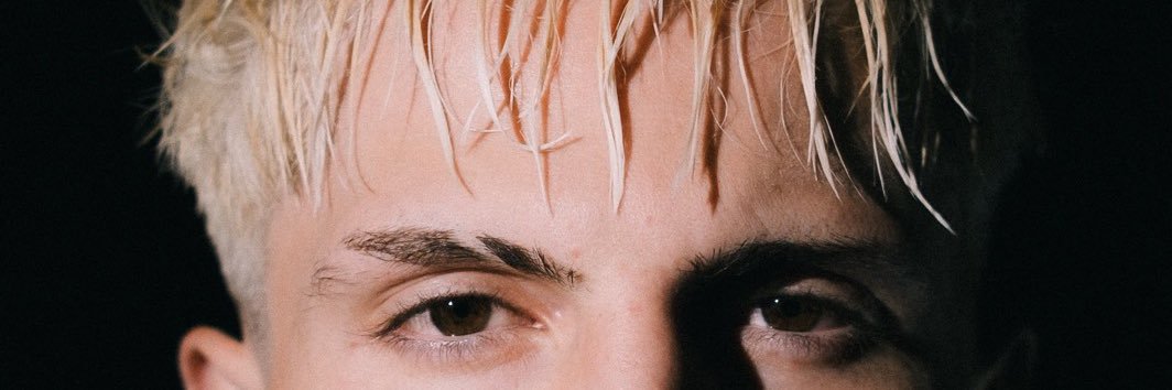 Les Blues 🦋 banner