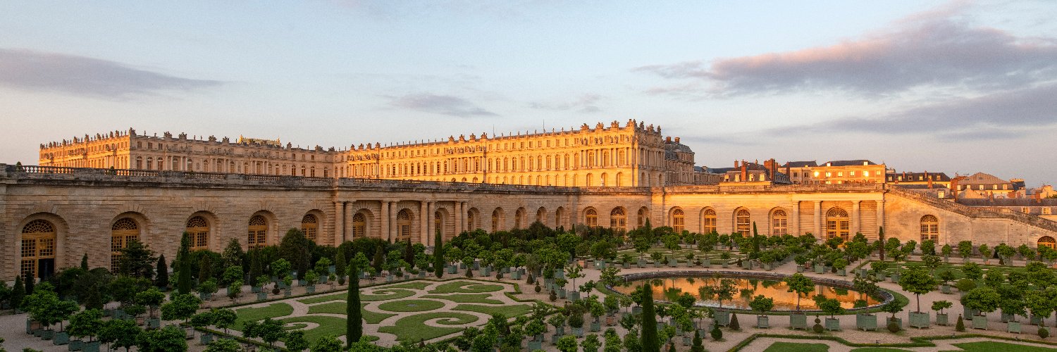 Château de Versailles's banner