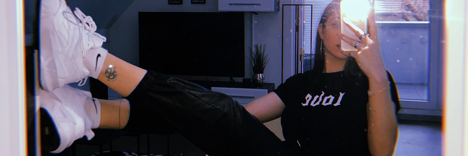 vanessagrande95's profile banner image