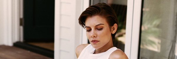 Lauren Cohan Updates Profile Banner