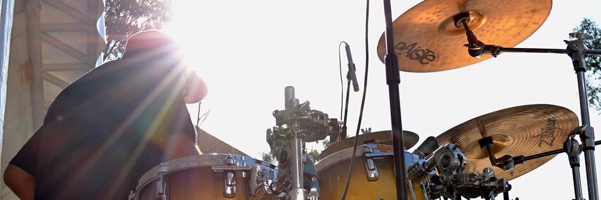 meninomx's profile banner image