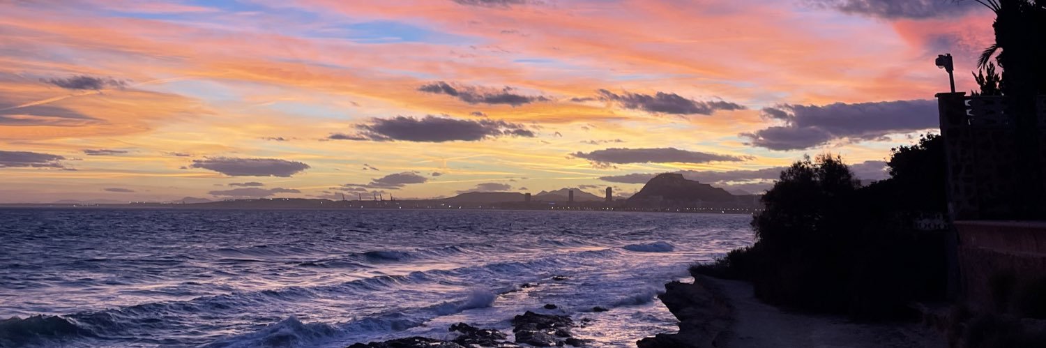 lorenaaveri29's profile banner image