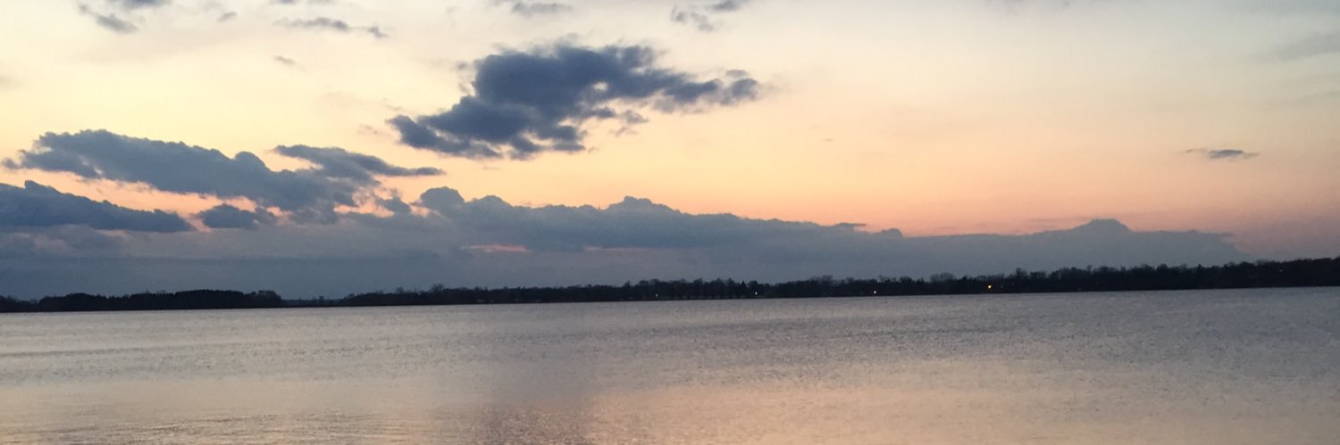 B banner