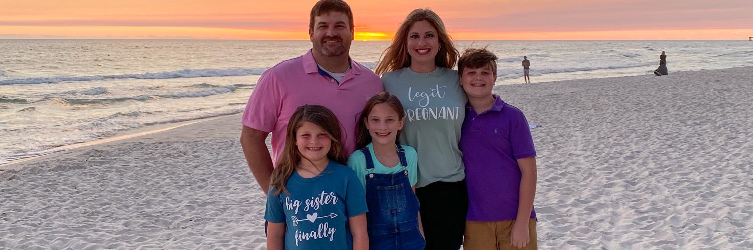 EmmaleeHowell's profile banner image