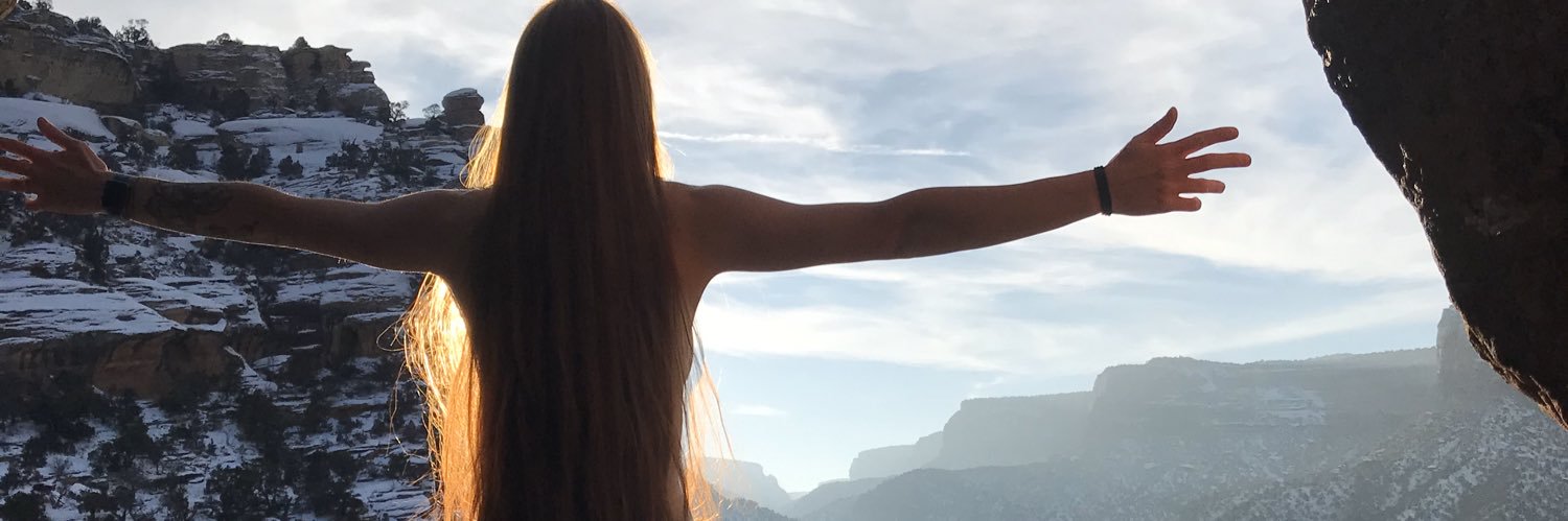 emma_burdick's profile banner image