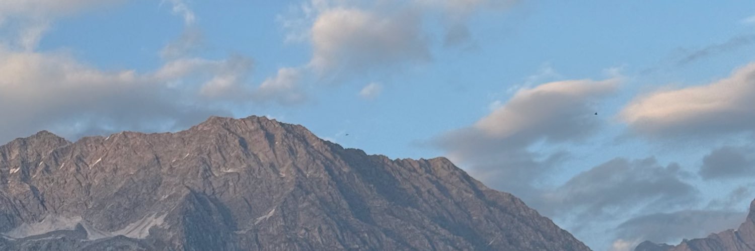 robbUtd's profile banner image