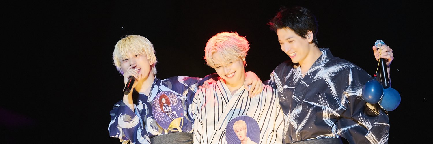 こと👑🤍 banner