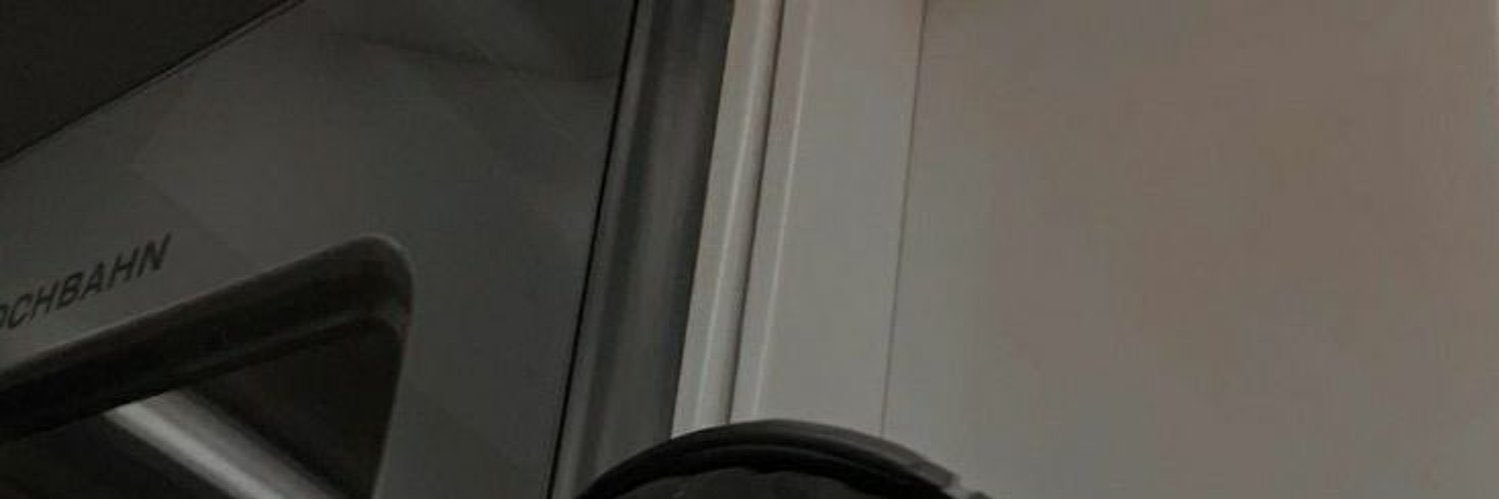 iihlq's profile banner image