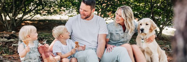 AshleyWOtt Profile Banner