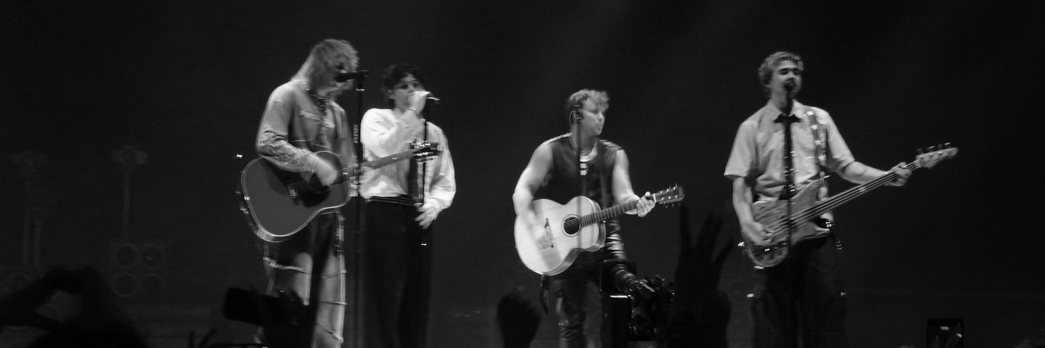 ★EMI★| saw 5SOS | banner