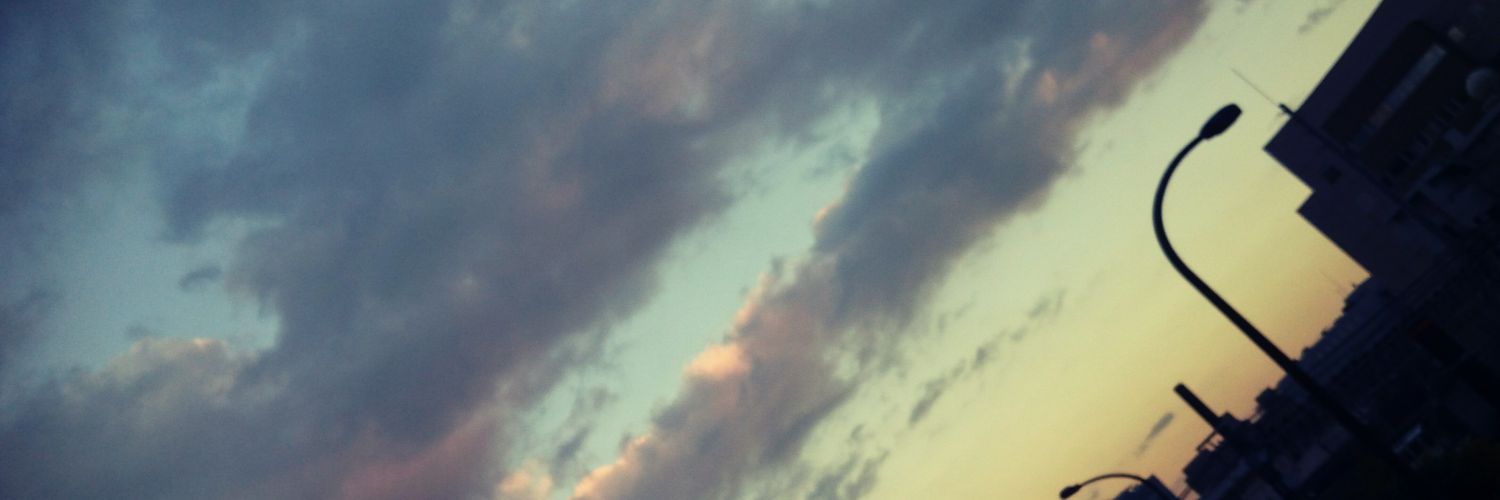 あだち banner