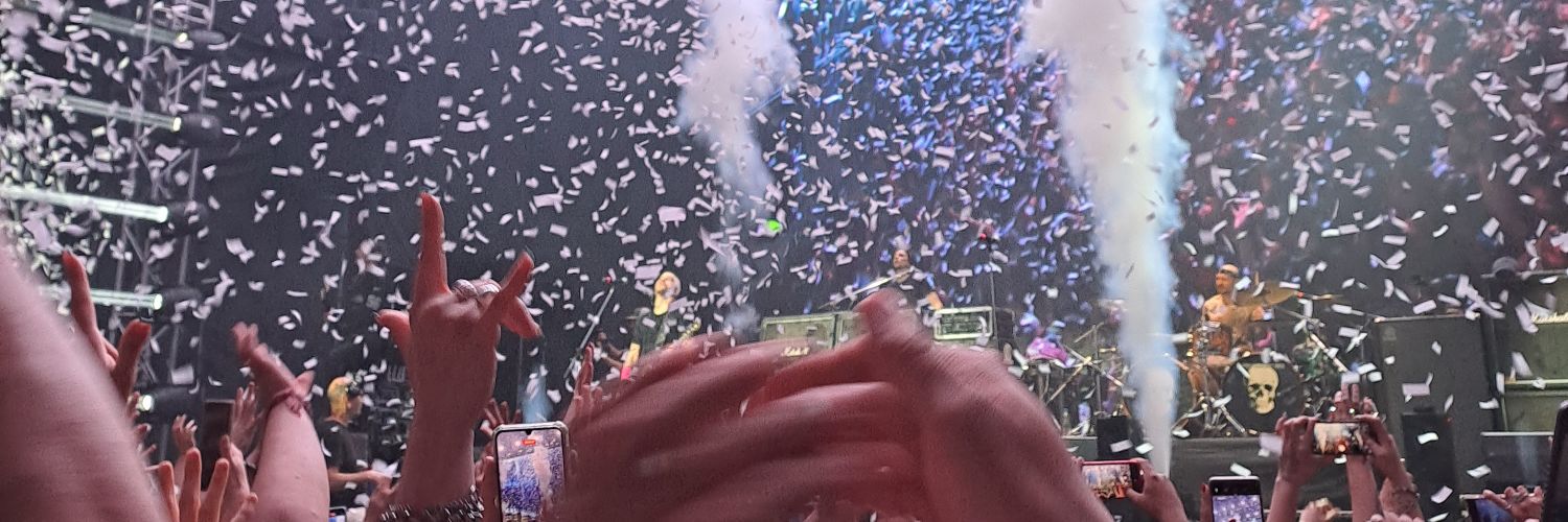 luulopez25's profile banner image