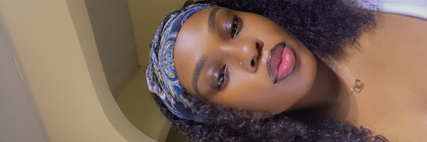 Amymoneyyy's profile banner image