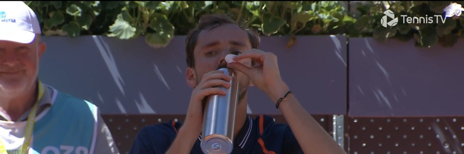 tennisloverer's profile banner image