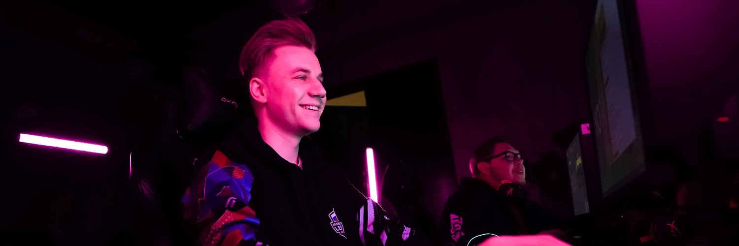 Tolya Martynov👣 banner