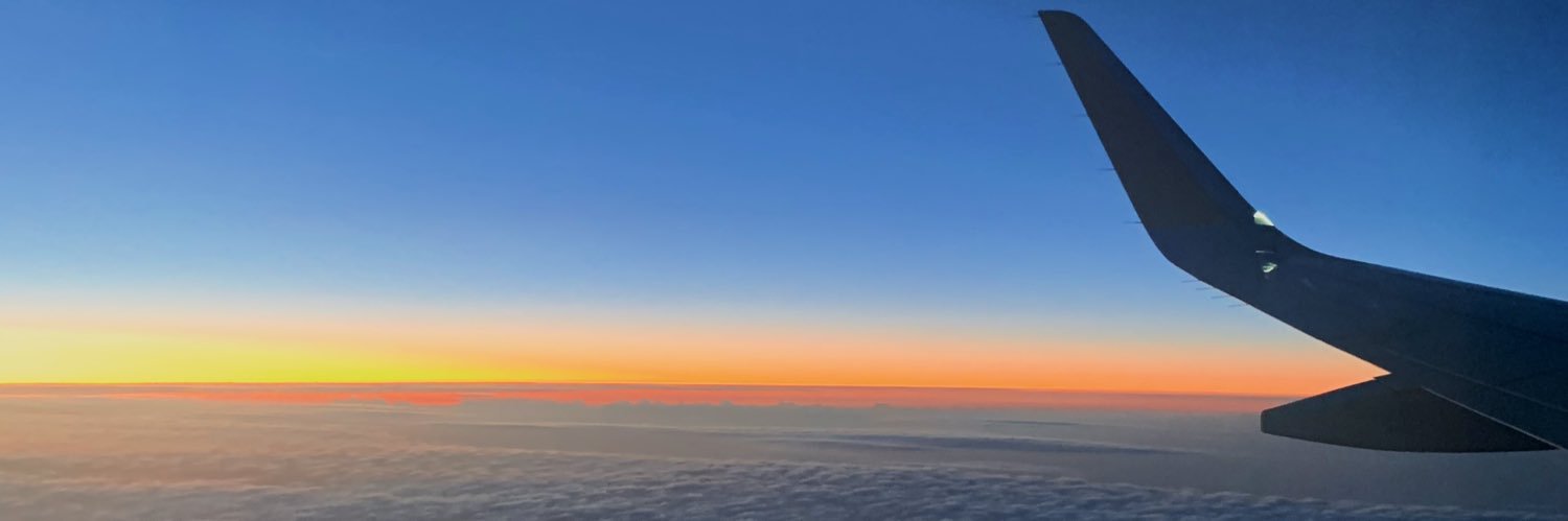 larareaal's profile banner image