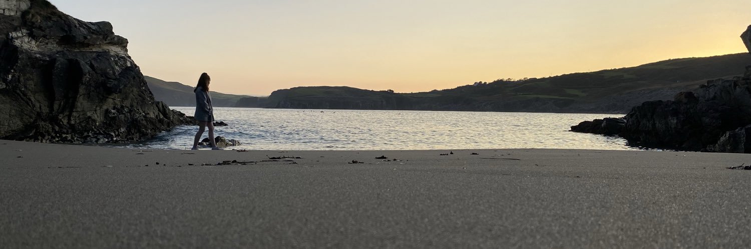 _chloefarrell__'s profile banner image