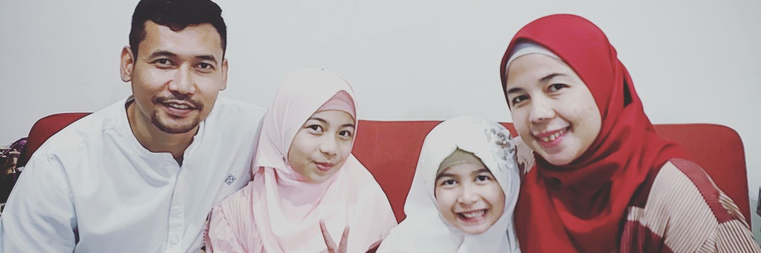 putri_indriani's profile banner image