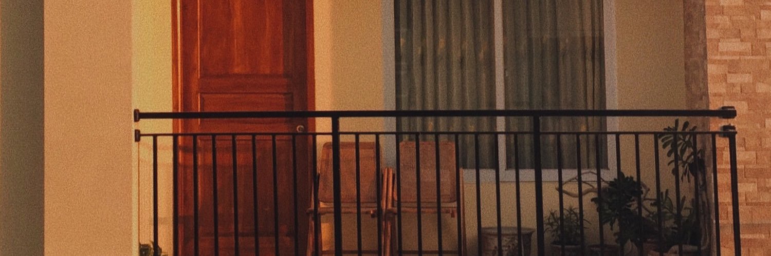 efrynagiantin's profile banner image