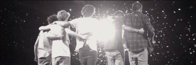 Is there a 1D reunion today? banner