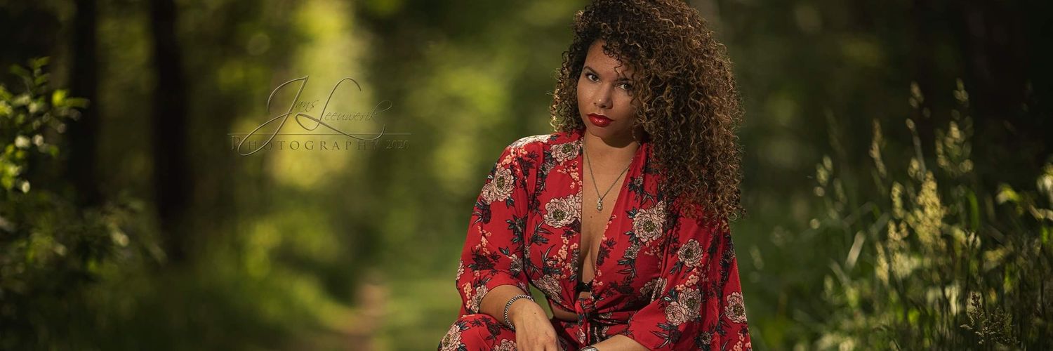 curlybarbieee's profile banner image