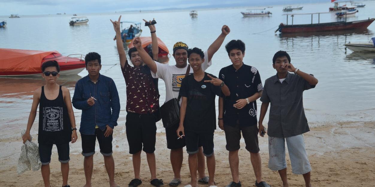 almamalikd's profile banner image