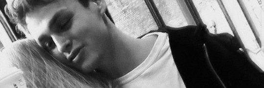 Laura ❔ banner