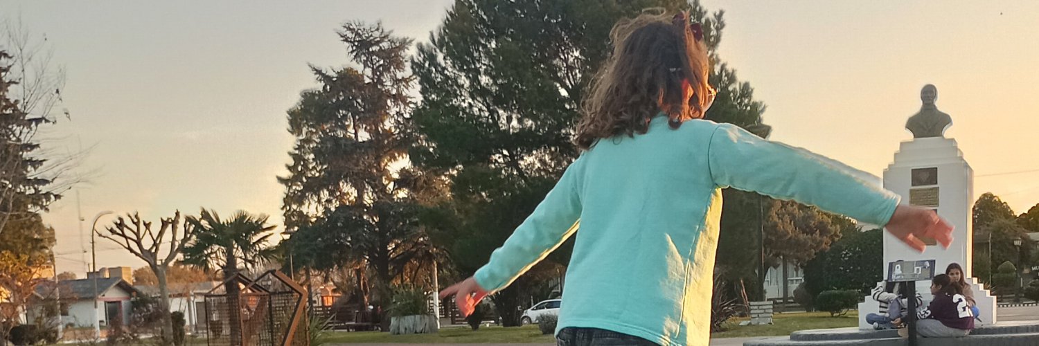 VelazquezFlor1's profile banner image