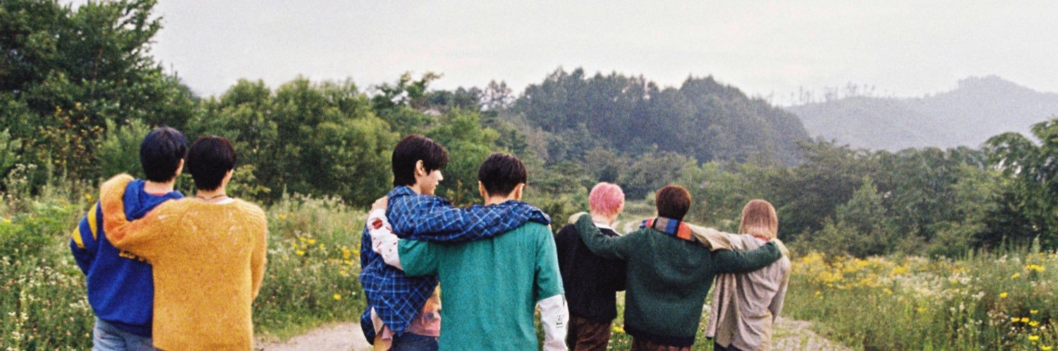 กอมอ ✧.* banner