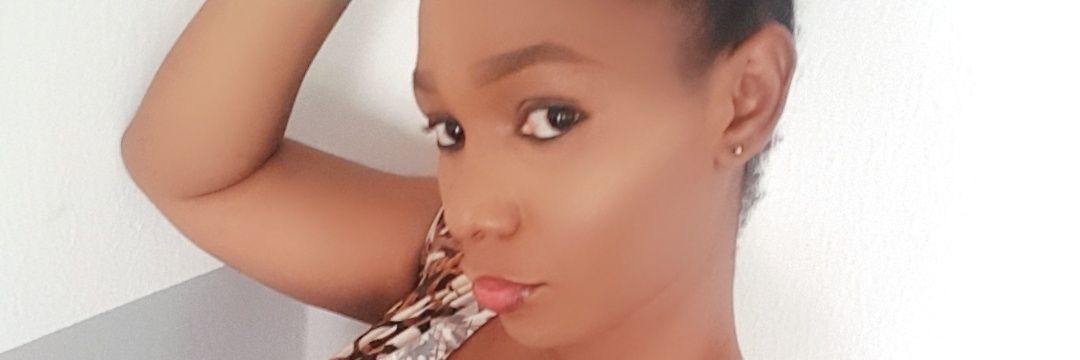 Anisha👸👑⭕ banner