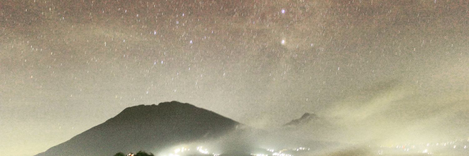 indahinduh's profile banner image